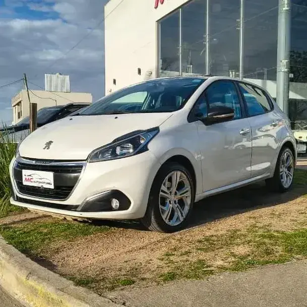 Peugeot 208 2019 1.6 Urban Tech